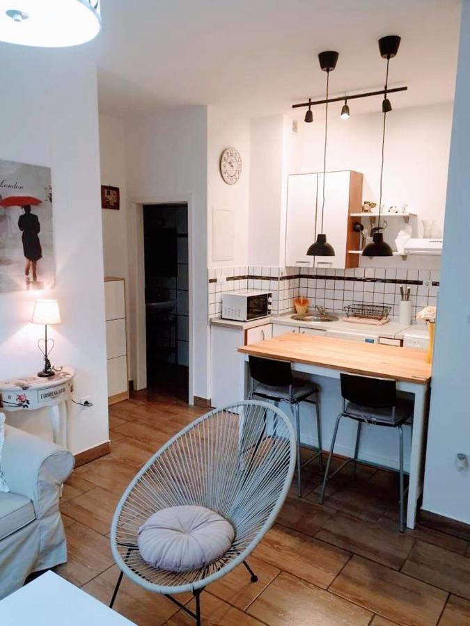 سبليت Studio Apartmant Leona With Parking Place المظهر الخارجي الصورة