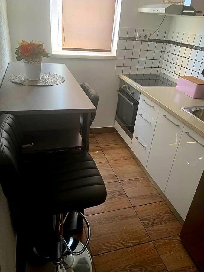 سبليت Studio Apartmant Leona With Parking Place المظهر الخارجي الصورة