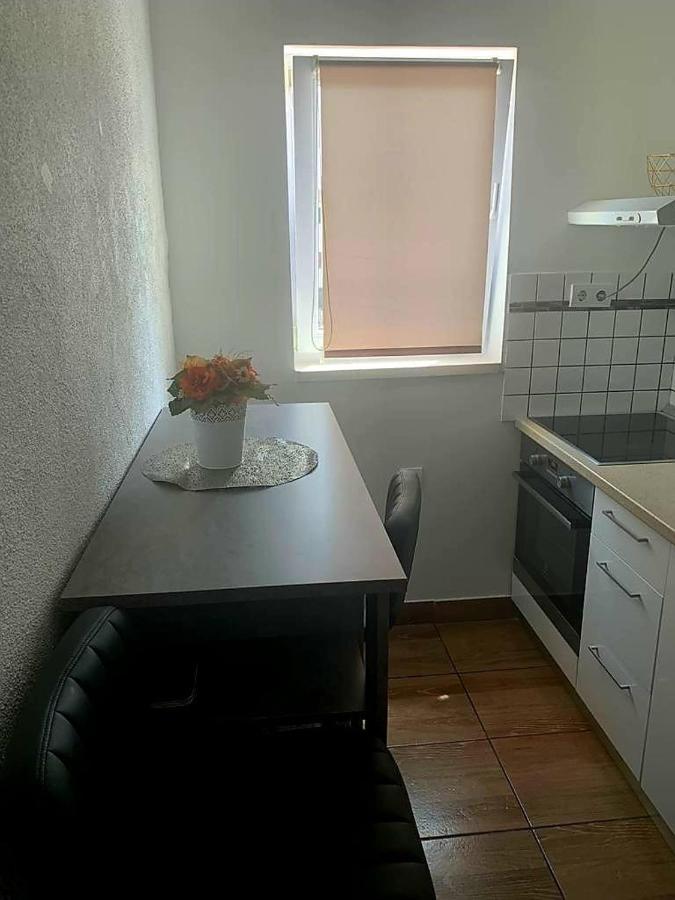 سبليت Studio Apartmant Leona With Parking Place المظهر الخارجي الصورة
