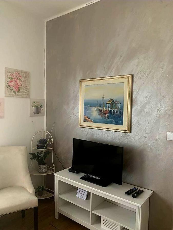 سبليت Studio Apartmant Leona With Parking Place المظهر الخارجي الصورة