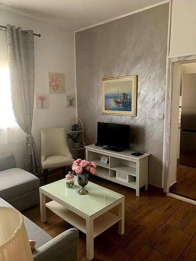 سبليت Studio Apartmant Leona With Parking Place المظهر الخارجي الصورة