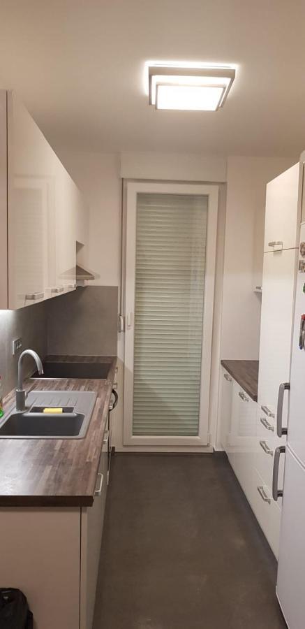 سبليت Studio Apartmant Leona With Parking Place المظهر الخارجي الصورة