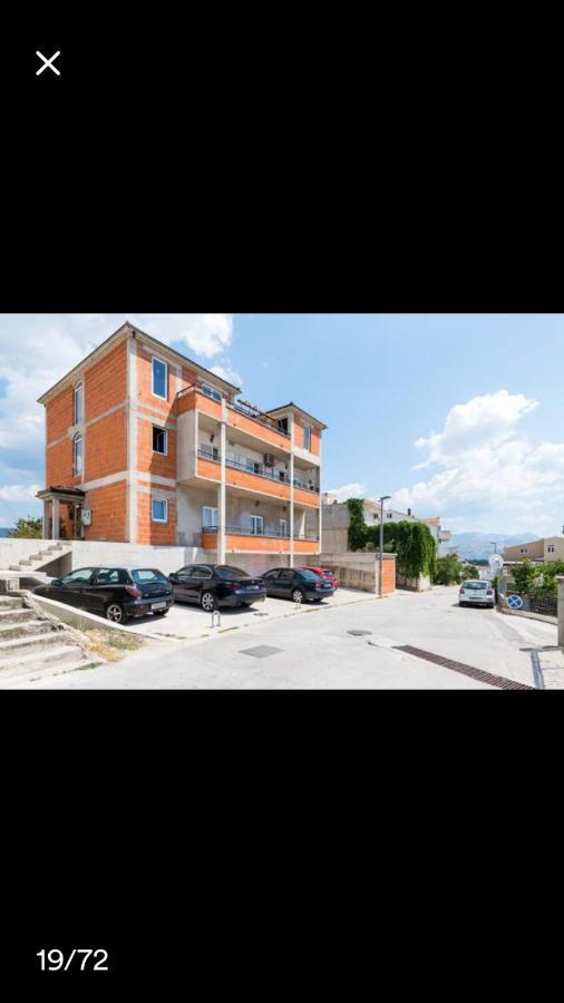 سبليت Studio Apartmant Leona With Parking Place المظهر الخارجي الصورة