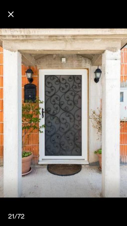 سبليت Studio Apartmant Leona With Parking Place المظهر الخارجي الصورة