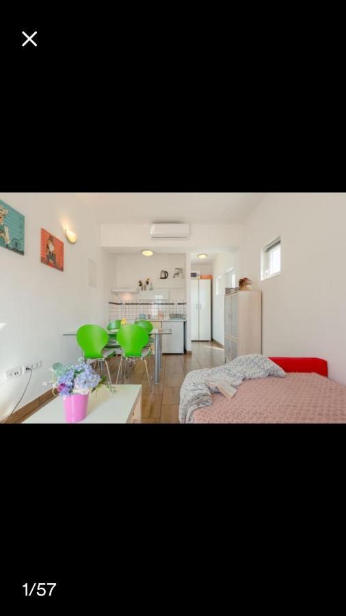 سبليت Studio Apartmant Leona With Parking Place المظهر الخارجي الصورة